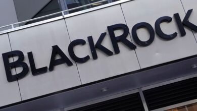 BlackRock compra Bitcoin a la baja mientras el ETF logra racha de entradas