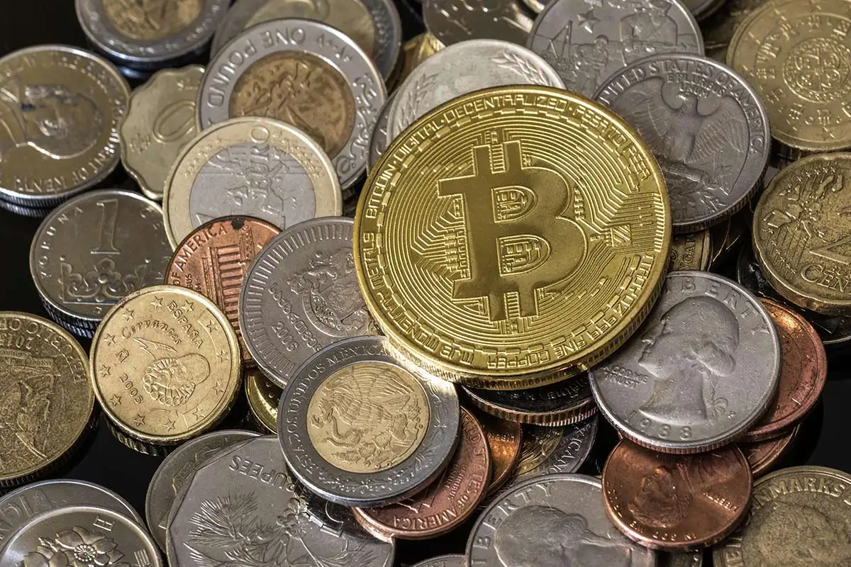 Bitcoin impulsa las altcoins y ETH se acerca a los 2.000 dólares